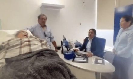 BBVA exige a mujer de 96 años ir en camilla para pagarle su pensión