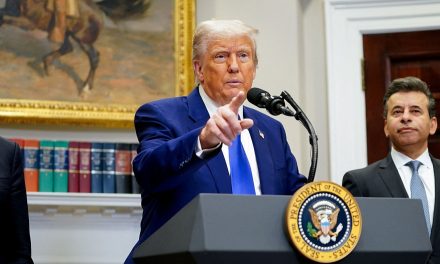 Trump anuncia histórica orden ejecutiva para reducir el precio de medicamentos