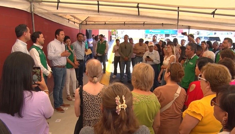Cumple Javier Díaz a los vecinos de la colonia Miravalle con una obra