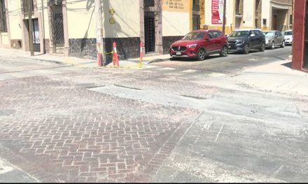 Obras Públicas pide a Aguas de Saltillo dejar en óptimas condiciones calle del centro