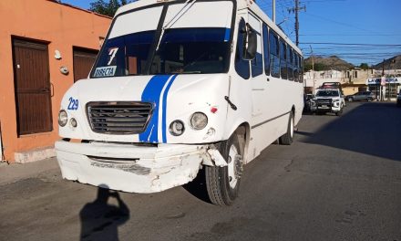 Ruta 7A y automóvil protagonizan accidente en Saltillo