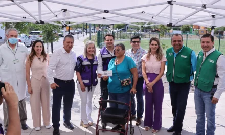 Inicia entrega de la Tarjetas de la salud popular en San Juan de Sabinas