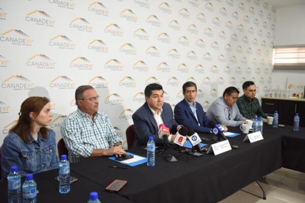 Destacan empresarios relevancia de las obras en Paso Villa Florida