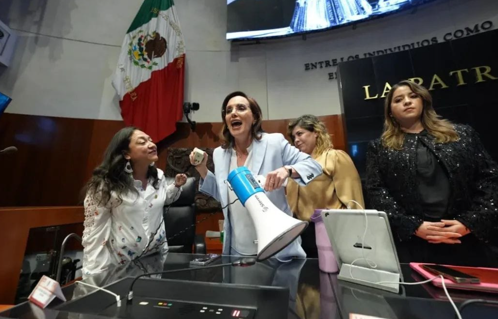 Lilly Téllez llama ladrón a Juan Ferrer
