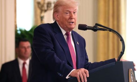 Nadie sabe lo que voy a hacer: Donald Trump sobre un posible ataque a Irán