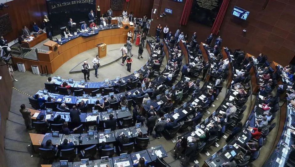 Aprueban Ley de Telecomunicaciones; oposición advierte espionaje y censura