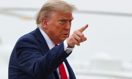 Trump revela que no planean matar a líder iraní ‘por ahora’