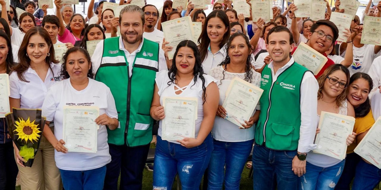 Concluyen su capacitación más de 250 personas en el DIF e ICATEC