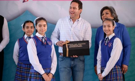 Javier Díaz le apuesta a la educación en Saltillo