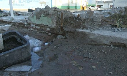 Fuga de agua tiene más de un mes en la colonia Satélite Sur