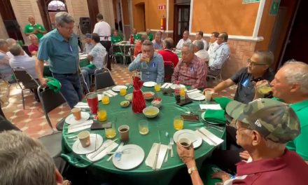Celebra Pensiones del Estado a los papás jubilados.