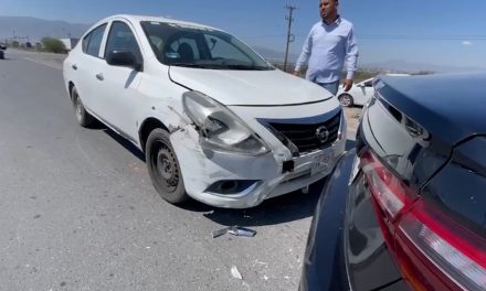 Choque múltiple en libramiento Flores Tapia dejó cuantiosos daños materiales