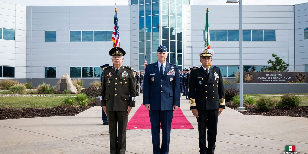 Titulares de Defensa y Marina visitan el Comando Norte de Estados Unidos
