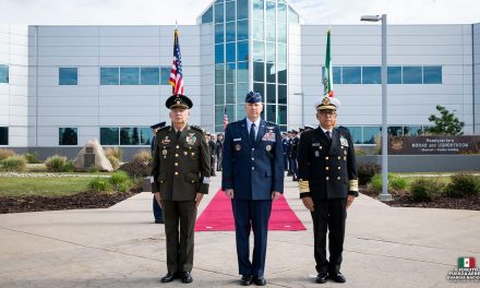 Titulares de Defensa y Marina visitan el Comando Norte de Estados Unidos