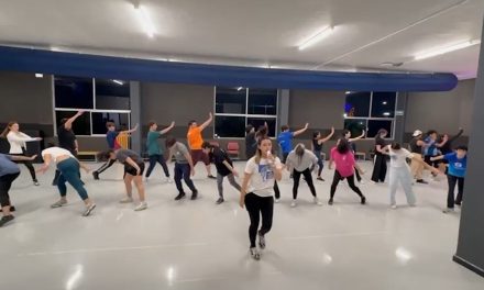 En escena más de 60 artistas saltillenses presentando ‘Contraste Latino’