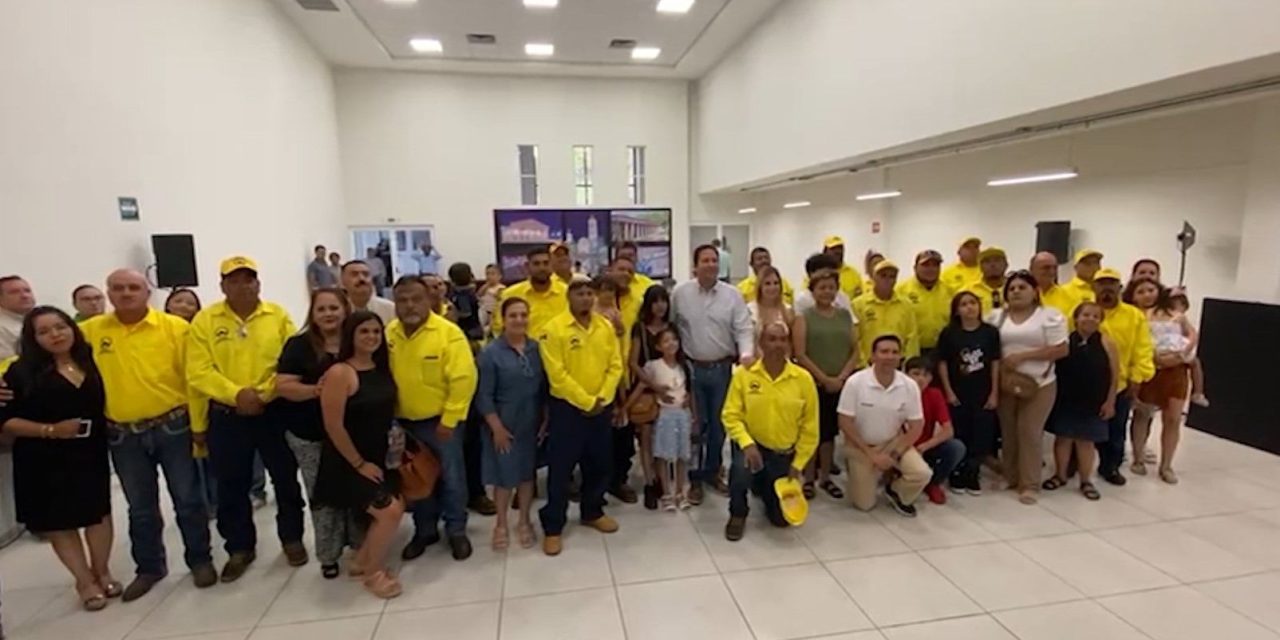Entrega Javier Díaz apoyos a brigadistas forestales