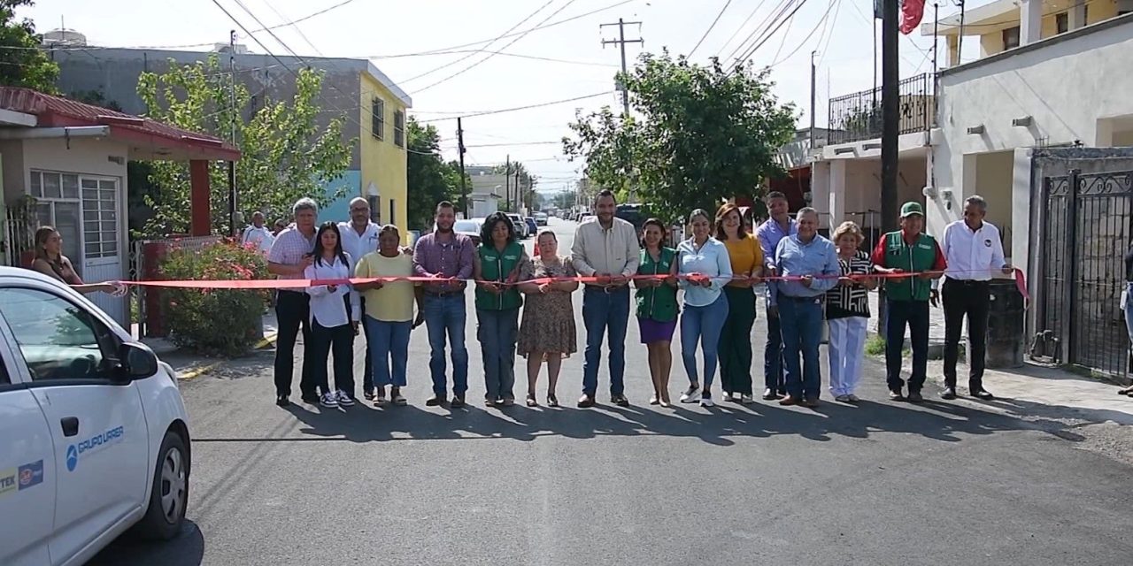 Entrega el alcalde de Monclova obra de pavimentación en colonia El Pueblo