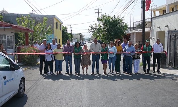 Entrega el alcalde de Monclova obra de pavimentación en colonia El Pueblo