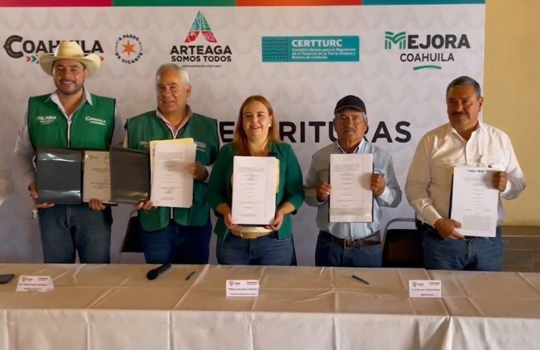 En Arteaga consolidan certeza jurídica para familias de San Antonio de las Alazanas