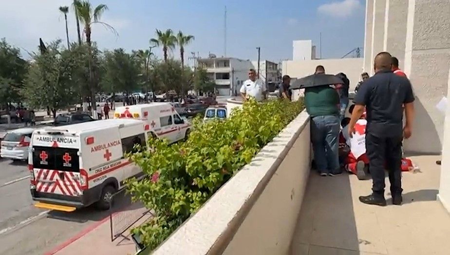 Fallece persona de la tercera edad afuera de presidencia en Monclova