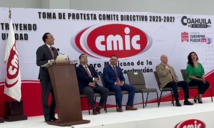 El Gobernador le tomó la protesta al nuevo presidente de la Cámara de la Construcción