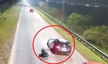 Mujer se lanza de Uber en movimiento en Argentina tras desvío de ruta