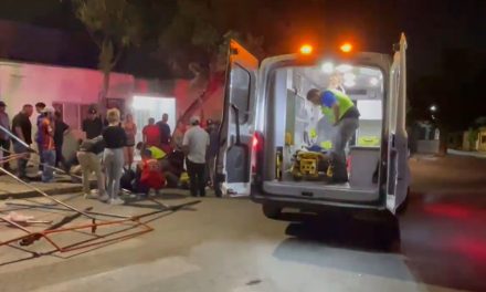 Menores de edad protagonizan fuerte accidente de motocicleta en la Guayulera