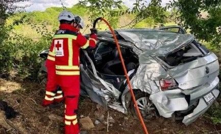 Tragedia en Colima: Tres estudiantes universitarios mueren en accidente automovilístico