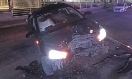 Saltillo: Trasnochada derriba luminaria, fue vencida por el sueño