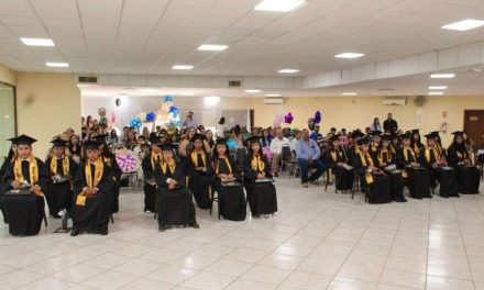 Graduaciones deben ser simbólicas, no costosas
