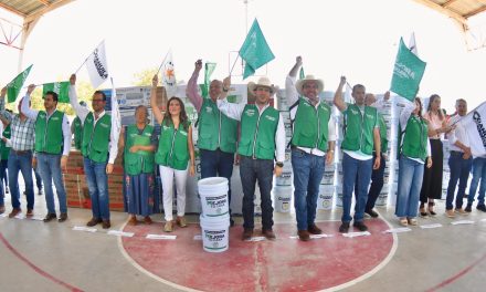 Realizan jornada del Mercadito Mejora en Sabinas