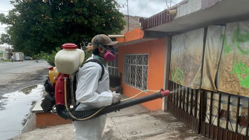 Salud Pública intensifica labores de fumigación tras lluvias en Torreón