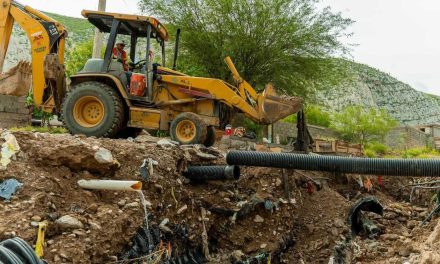 Obras Públicas mantiene trabajo de atención al poniente de Torreón