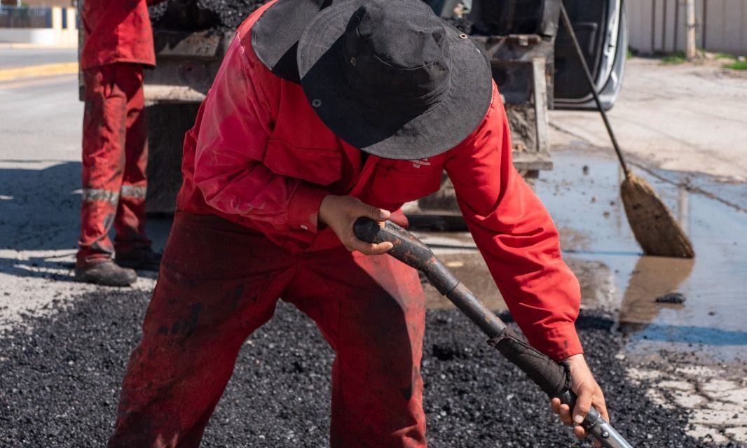 Refuerzan revisión de semáforos y pavimento tras lluvias en Torreón