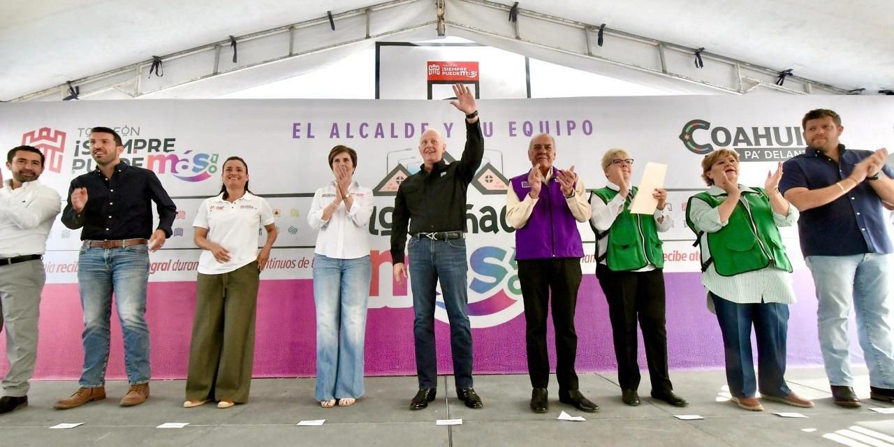 Román Cepeda entrega rehabilitación de la Plaza Madero