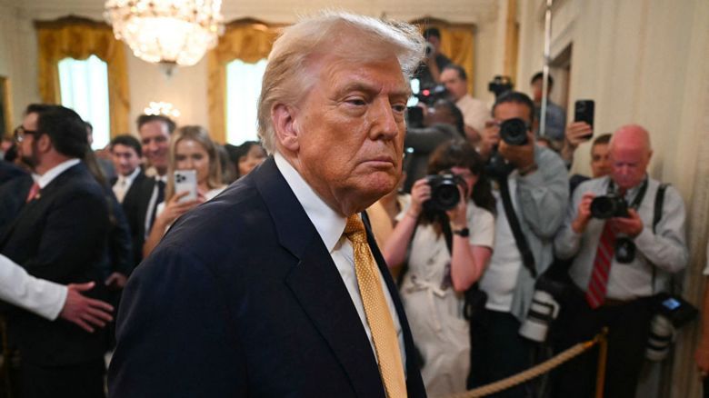 Le diagnostican a Trump insuficiencia venosa crónica