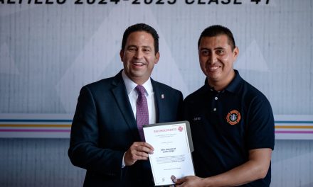 Javier Díaz reconoce labor de bomberos de Saltillo