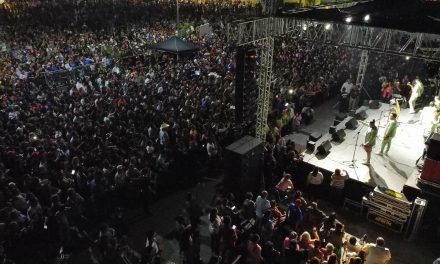 Disfrutan miles de Tropicalísimo Apache en la Saltillo 2000