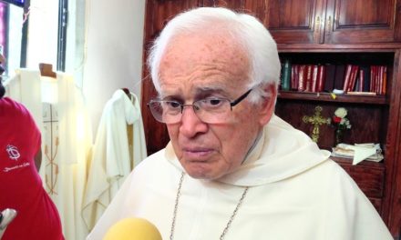 Que Dios lo perdone; choca otra vez el obispo Vera
