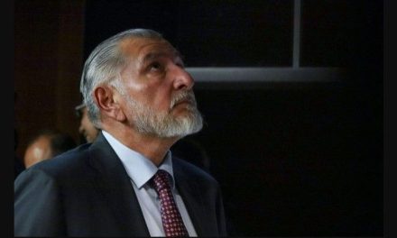 Salinas Pliego estalla contra Adán Augusto y critica a Morena por mantenerlo en el partido