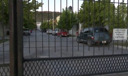 Sin agua en colonia de Ramos Arizpe y con este calor está difícil la situación