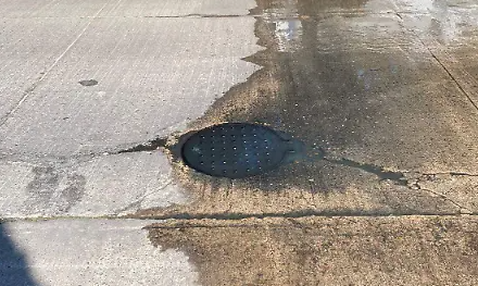 Todo un foco de contaminación es lo que genera una fuga de aguas negras