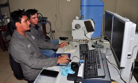 Alumnos de Ingeniería en Materiales reciben una importante beca de apoyo