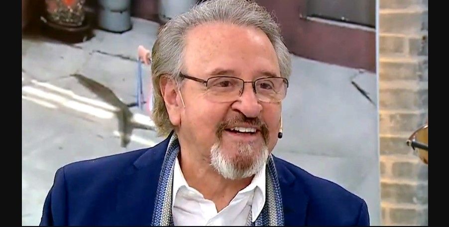 Carlos Villagrán evita la polémica y se viraliza por su respuesta sobre la serie de Chespirito
