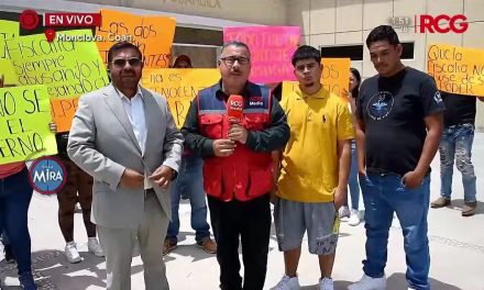 Monclova: Camarera acusada de robo millonario lleva proceso con brazalete electrónico