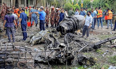 Avión militar se estrella contra escuela en Bangladesh y deja 19 muertos y más de 100 heridos