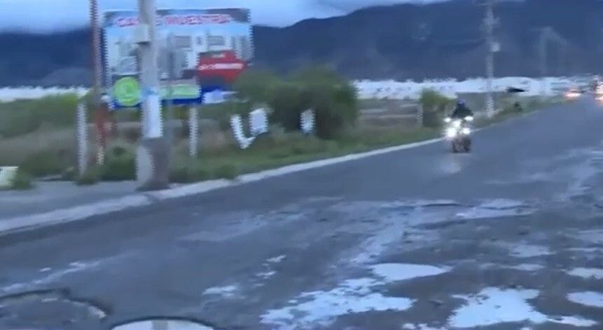 Reportan dañado el pavimento.en el bulevar Misión Cerritos