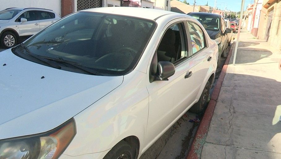Desmantelan vehículo abandonado investigan si fue robado