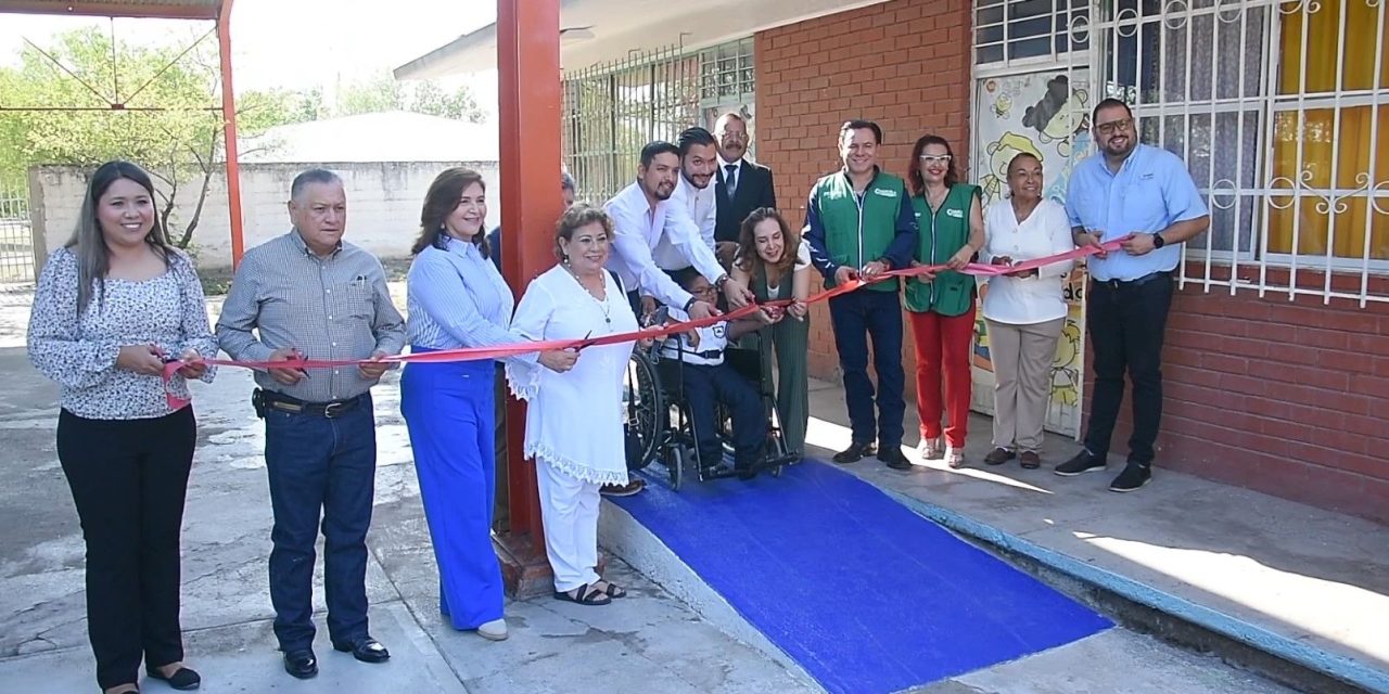 Entrega el alcalde Carlos Villarreal infraestructura a primaria de Monclova