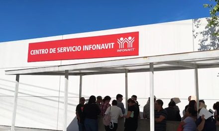 Largas filas en oficinas de Infonavit
